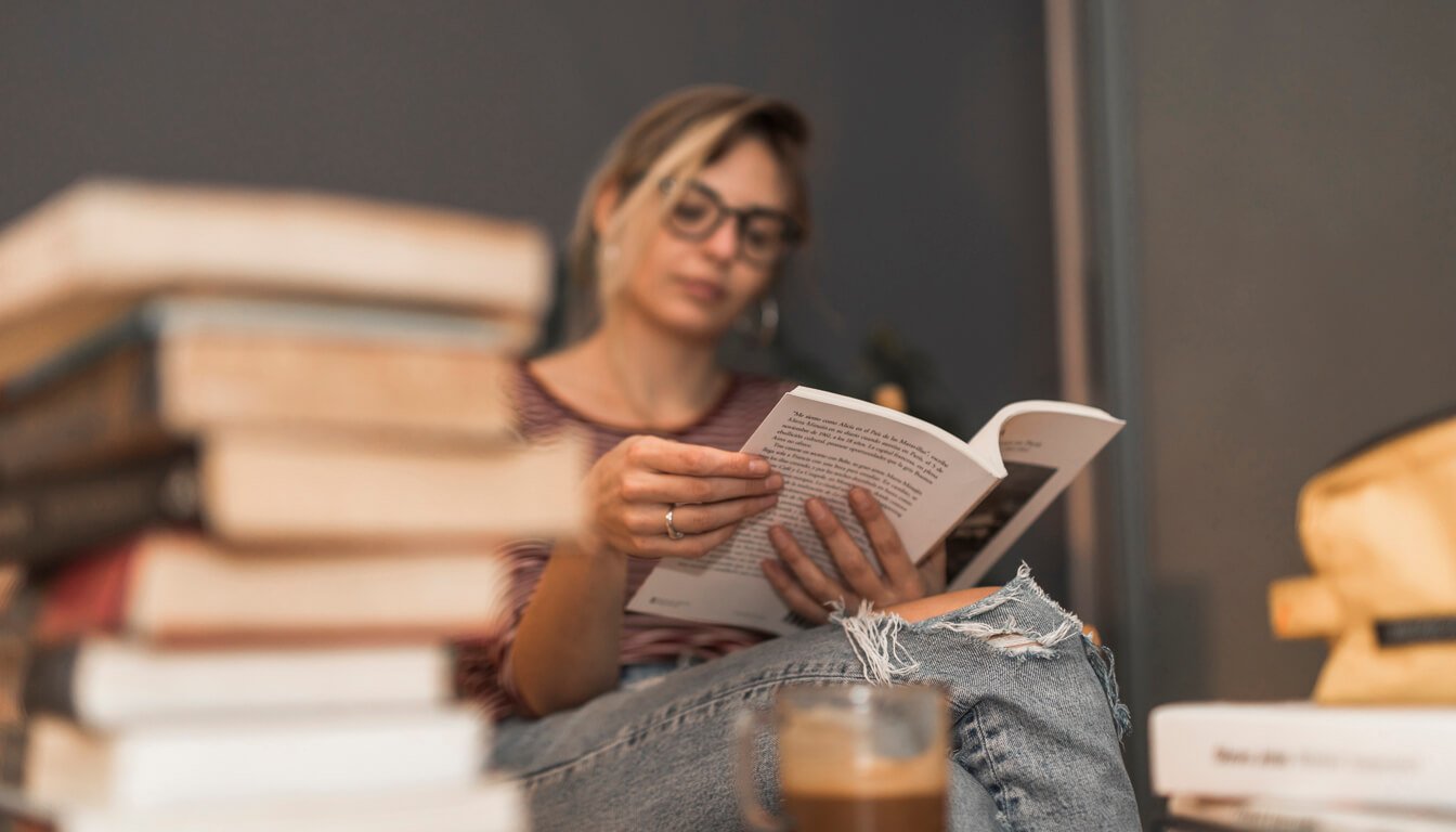 Kitap Kurdu Olmanın Yolları: Okuma Alışkanlıklarınızı Geliştirin